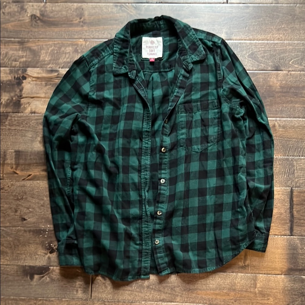 Green and black buffalo plaid button up